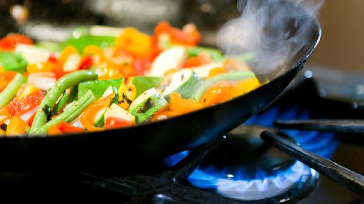 atentie mare cum te pot imbolnavi vasele de gatit