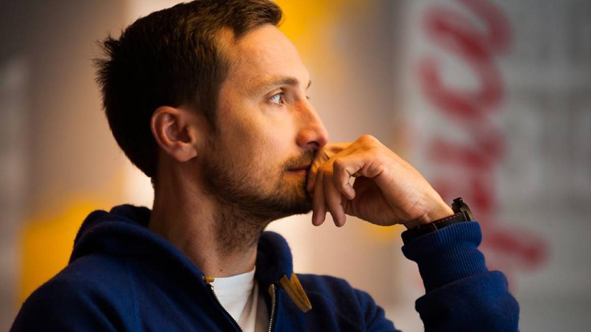 dani otil calcat in picioare de un caine urias