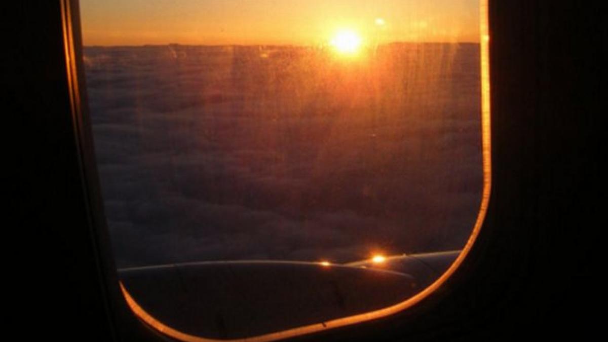 geam avionu pilotul aterizare urgenta