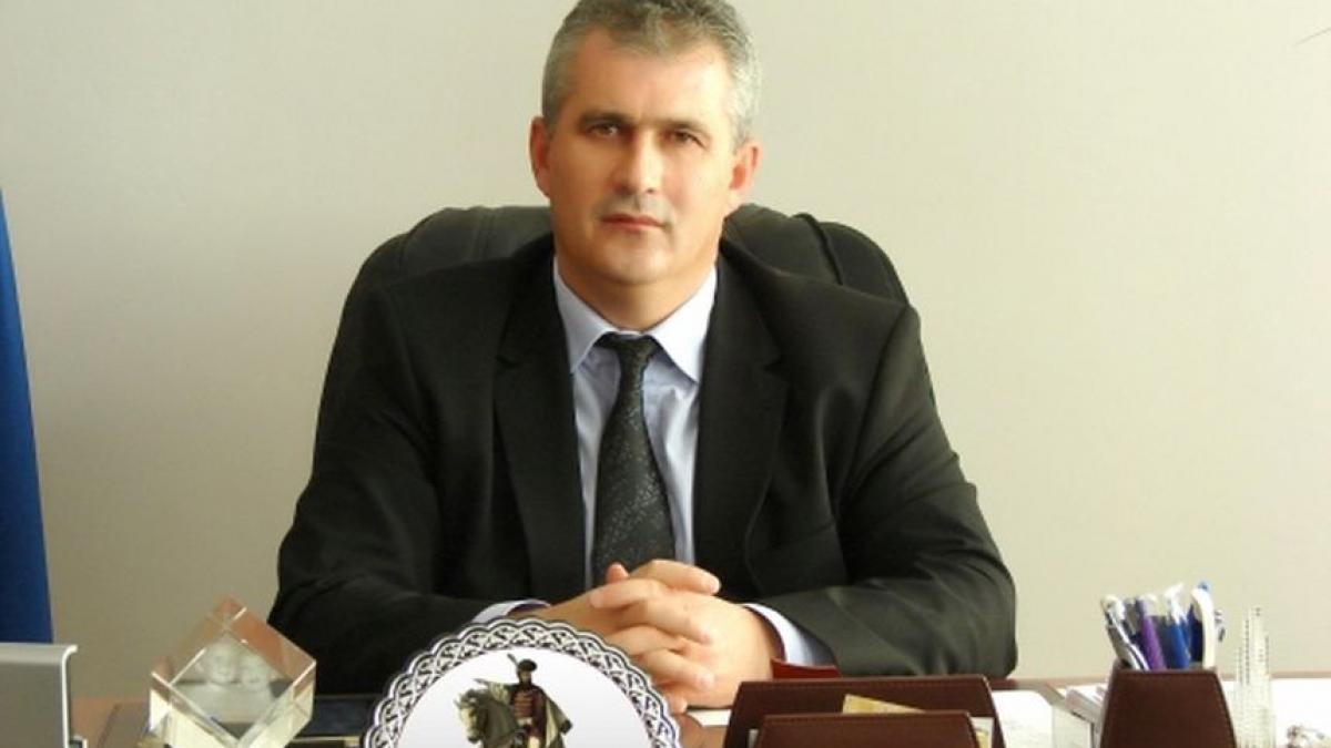 cine e primarul care ar fi primit mita un bmw si 61 de apartamente