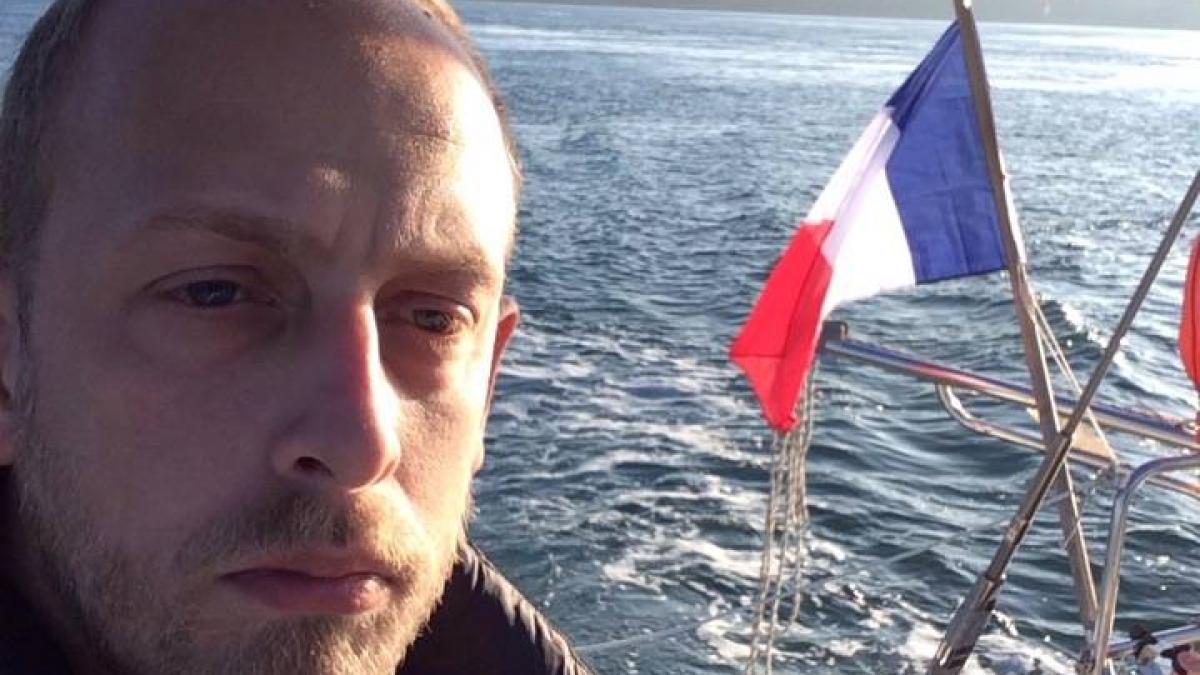 atentate la paris cum a salvat un proprietar de cafenea clientii de la moarte