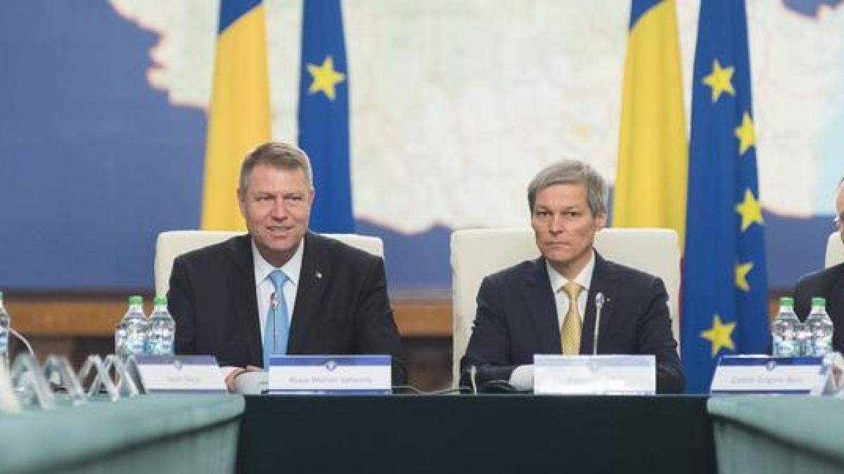 lovitura data de senatori lui klaus iohannis si dacian ciolos