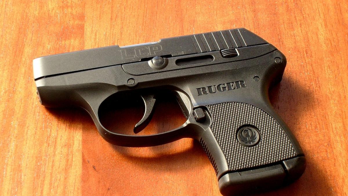 un copil de trei ani s a sinucis impuscandu se