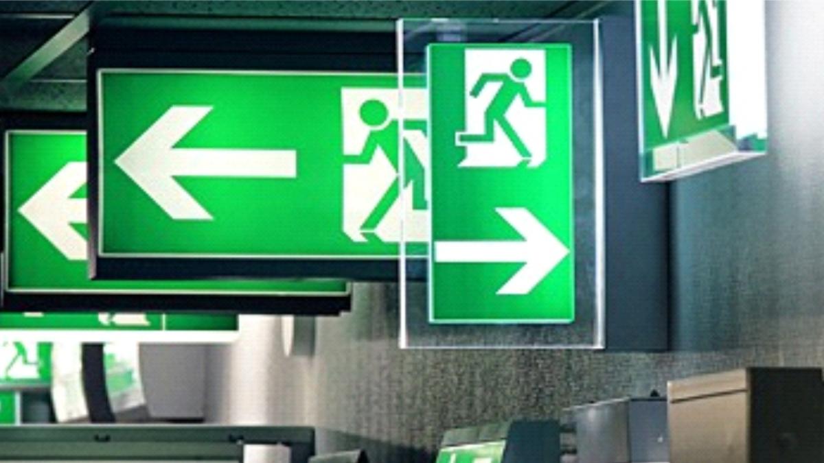 isu a inchis trei cluburi din bucuresti din cauza deficientelor amenzile un record