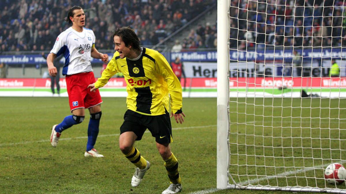 panica a pus stapanire pe europa startul meciului dintre hamburg si dortmund amanat din motive de