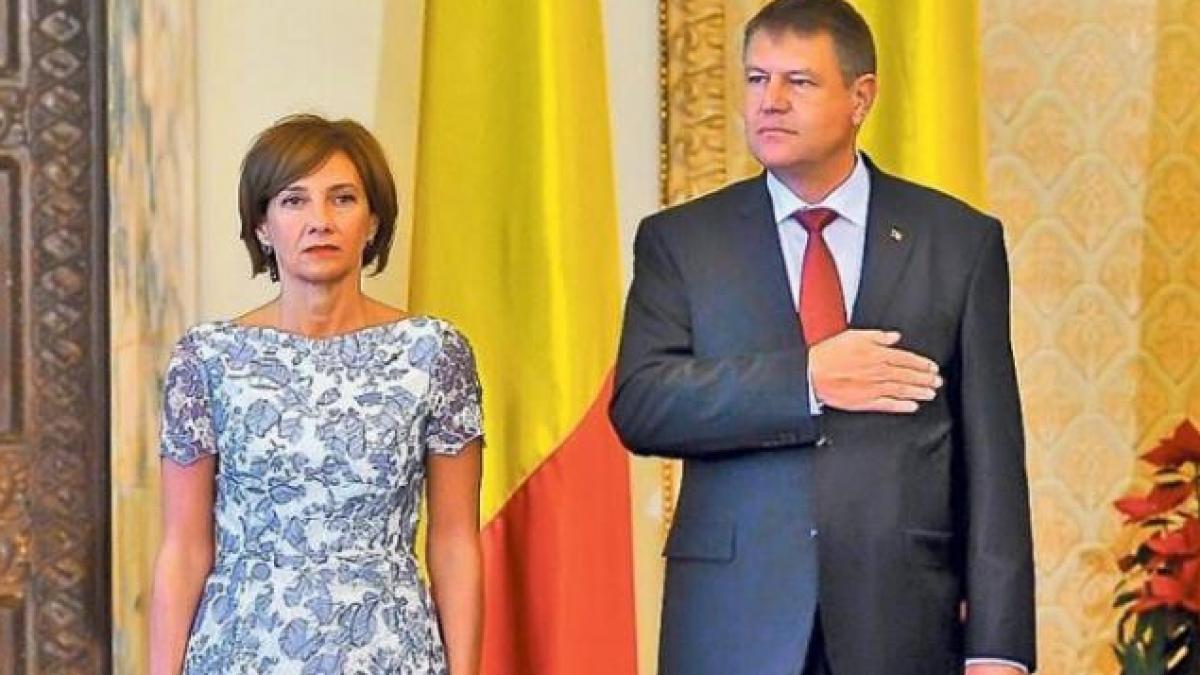 udrea vrea sa stie cate rochii si a cumparat carmen iohannis