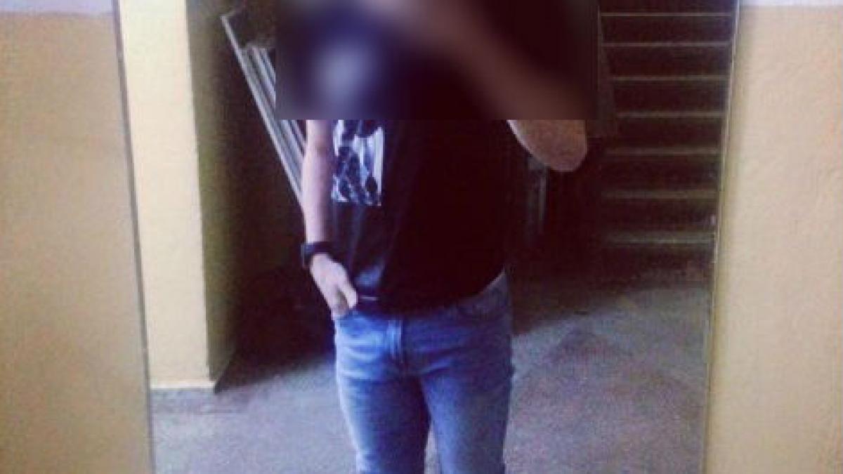 doi fotbalisti romani arestati pentru ca au torturat sexual un copil de 13 ani