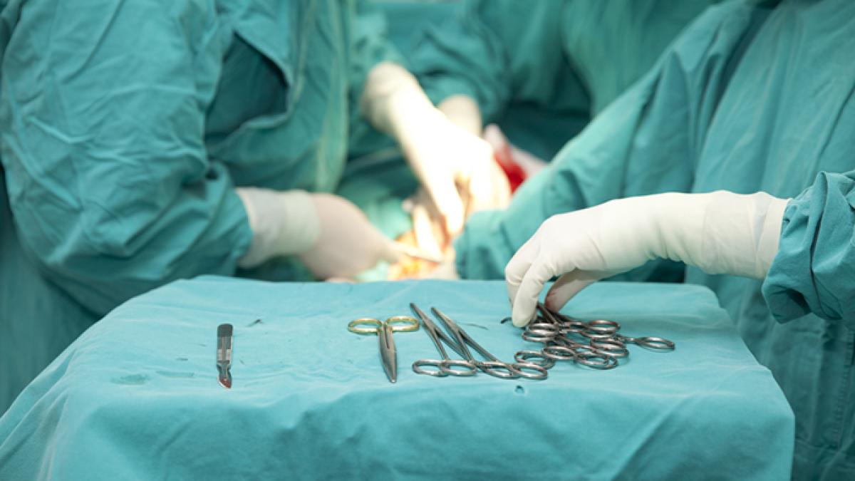 premiera nationala in romania au scos copilul din uter l au operat l au pus la loc si asteptam sa