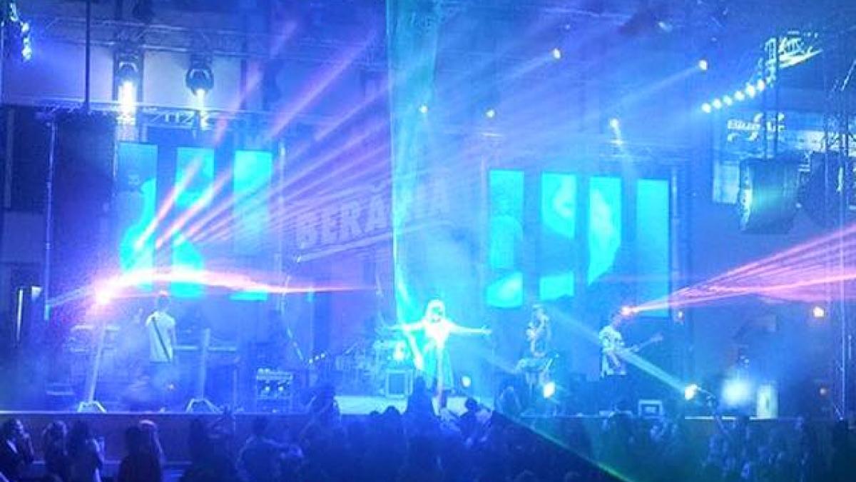 delia maestra schimbarilor de look de data aceasta a revenit la o optiune mai veche