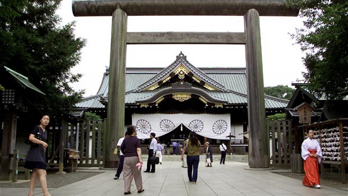 explozie la un sanctuar de razboi din tokyo explozie la un sanctuar de razboi din tokyo