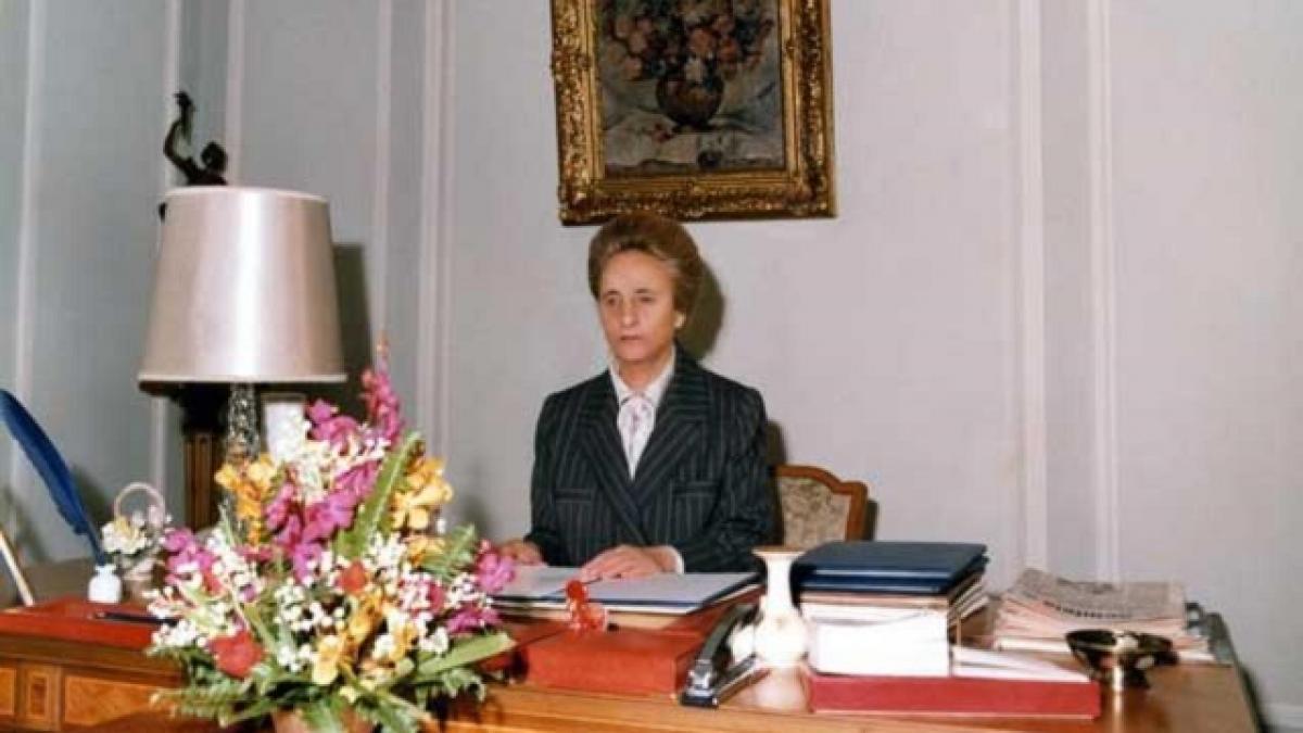 noua elena ceausescu din biroul elenei ceausescu