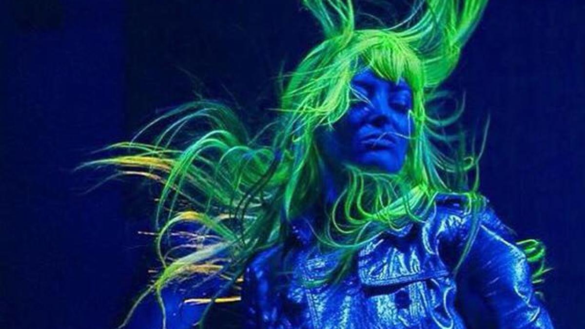 am sarutat cea mai in voga femeie imaginea care a aparut pe pagina de facebook a deliei