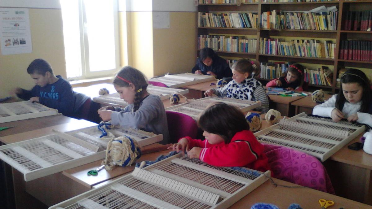 copiii din sandulesti copaceni judetul cluj descopera farmecul mestesugurilor romanesti prin