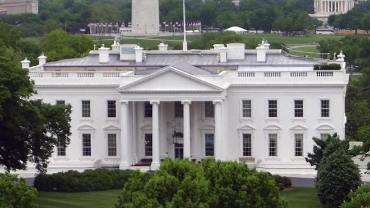 casa alba inchisa intrus