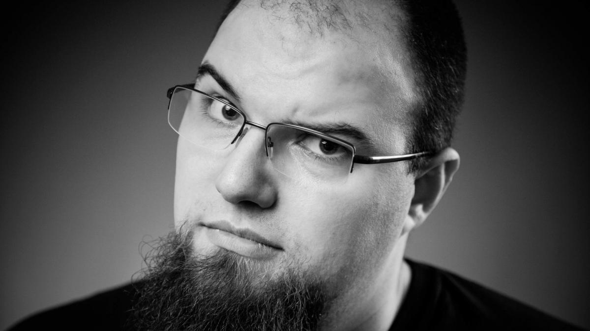 ultimele cadre surprinse de alex chelba fotograful care a murit la colectiv