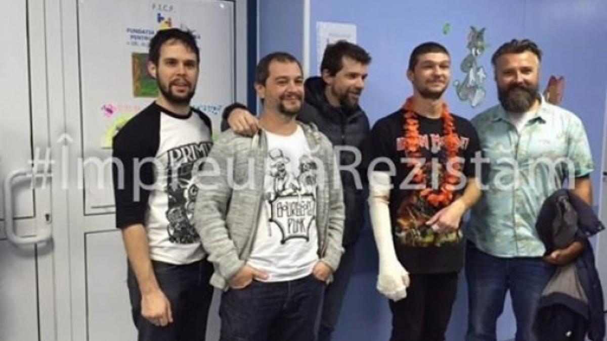 gestul minunat al unei trupe pentru un ranit din colectiv