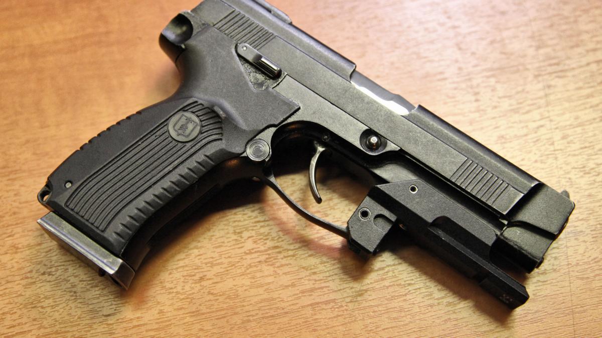 scandal cu impuscaturi la mall