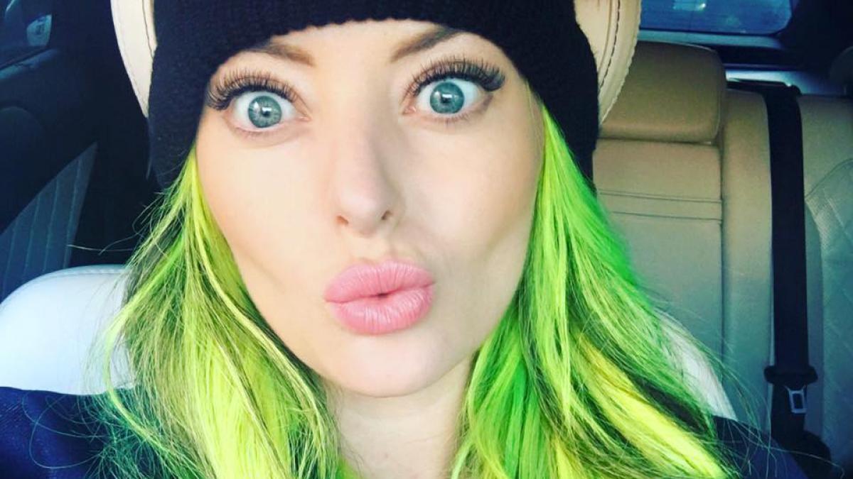 fotografia cu delia la care zeci de mii de fani s au grabit sa dea like