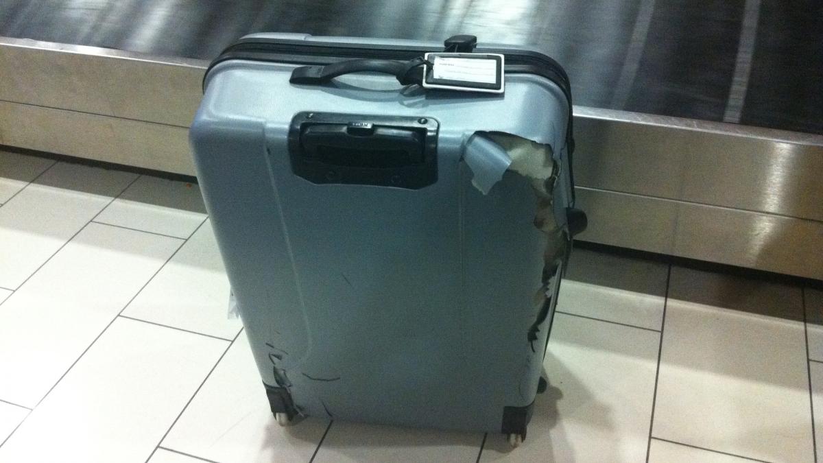 zbori des cu avionul asa afli daca bagajul tau a fost deschis sau bruscat