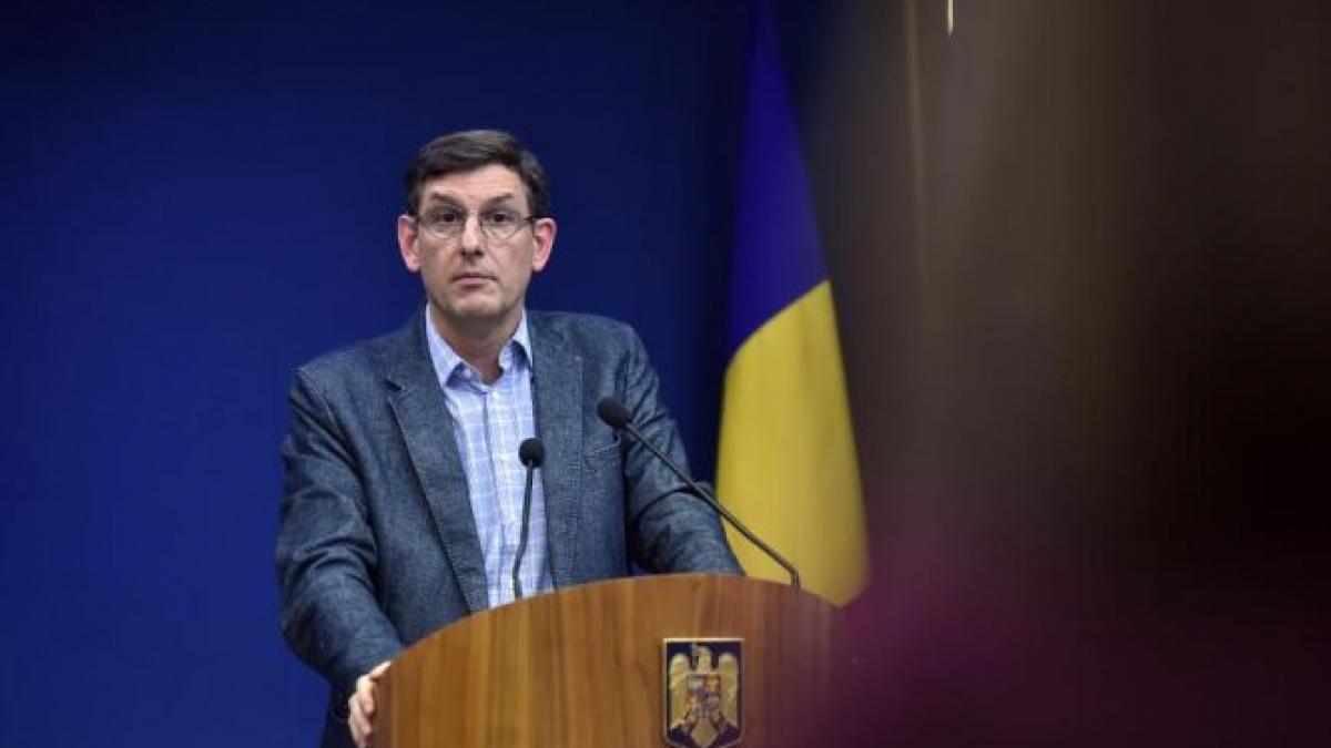 ministrul economiei primesc mailuri in care angajatii din minister se parasc unii pe altii