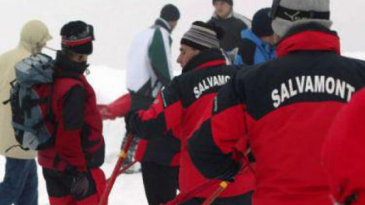 viscolul face legea 40 de turisti sunt izolati in muntii parang