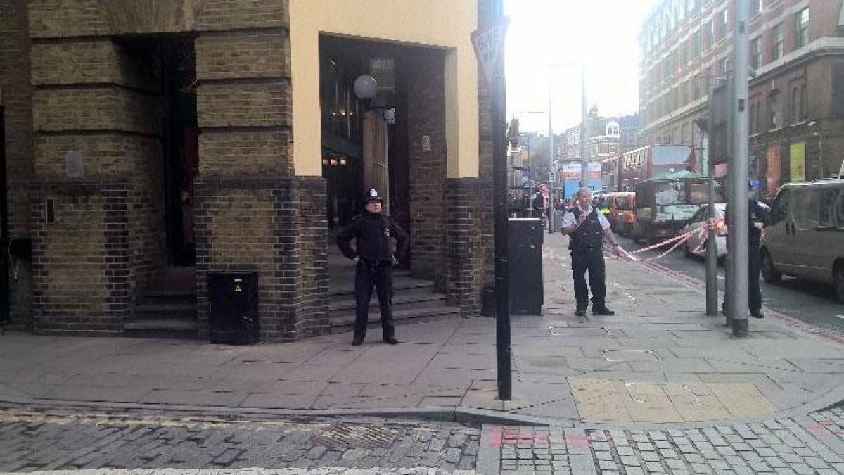 alerta terorista la londra zona a fost imediat evacuata