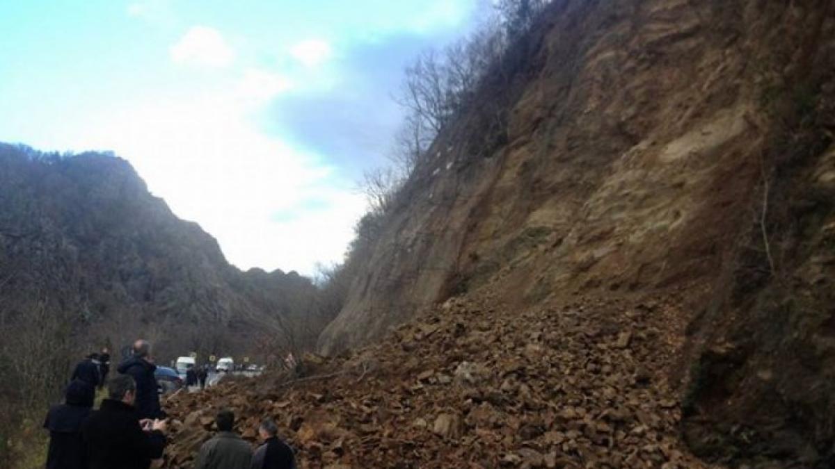 valea oltului blocata total cozi de zeci de kilometri