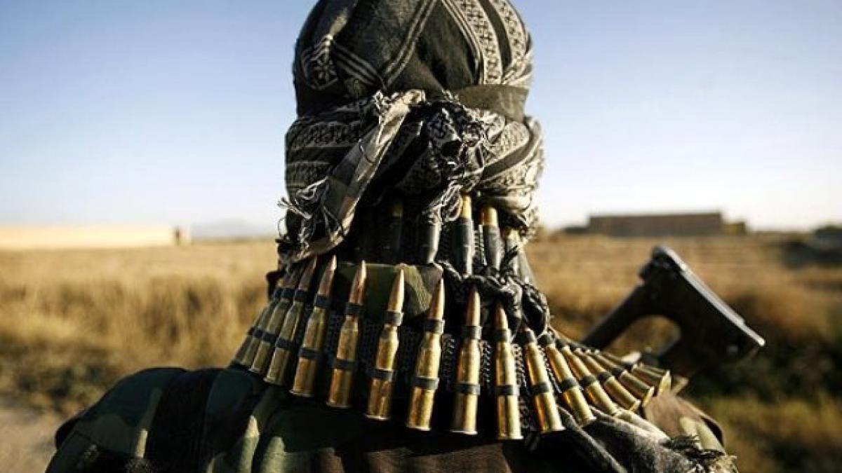 teroristi executati dupa un atac asupra unei scoli militare din pakistan