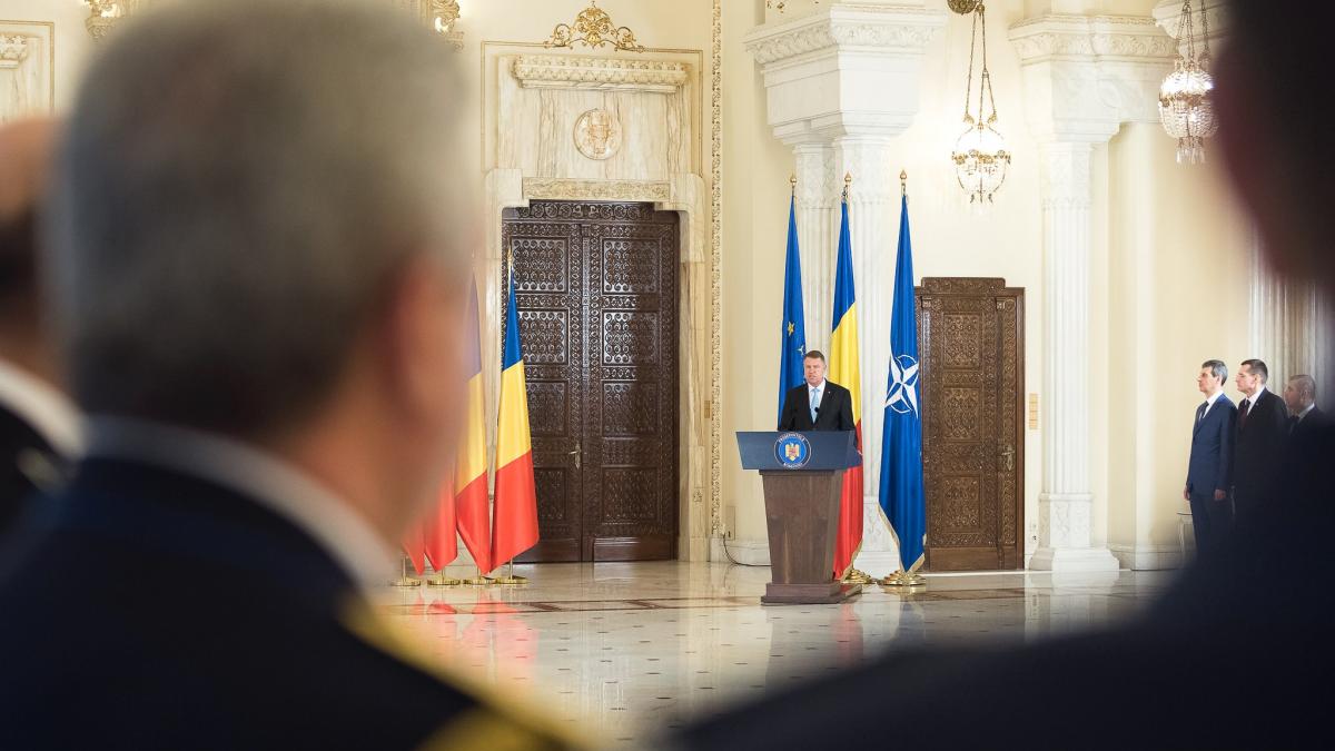 traian basescu mesaj pe facebook klaus iohannis a ratat