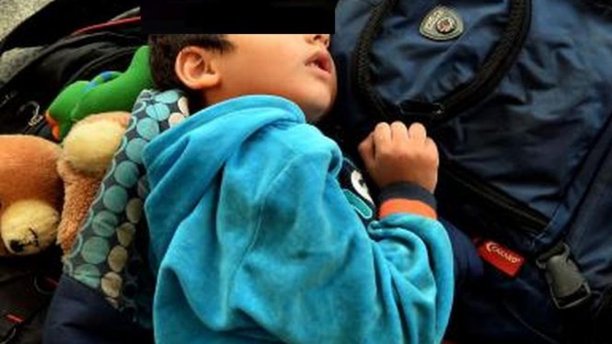 a filmat momentul in care copilul ei se strangula cu snurul de la jaluzele