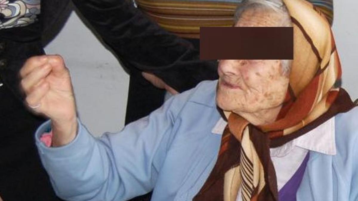 batrana din italia maltratata de doua romance