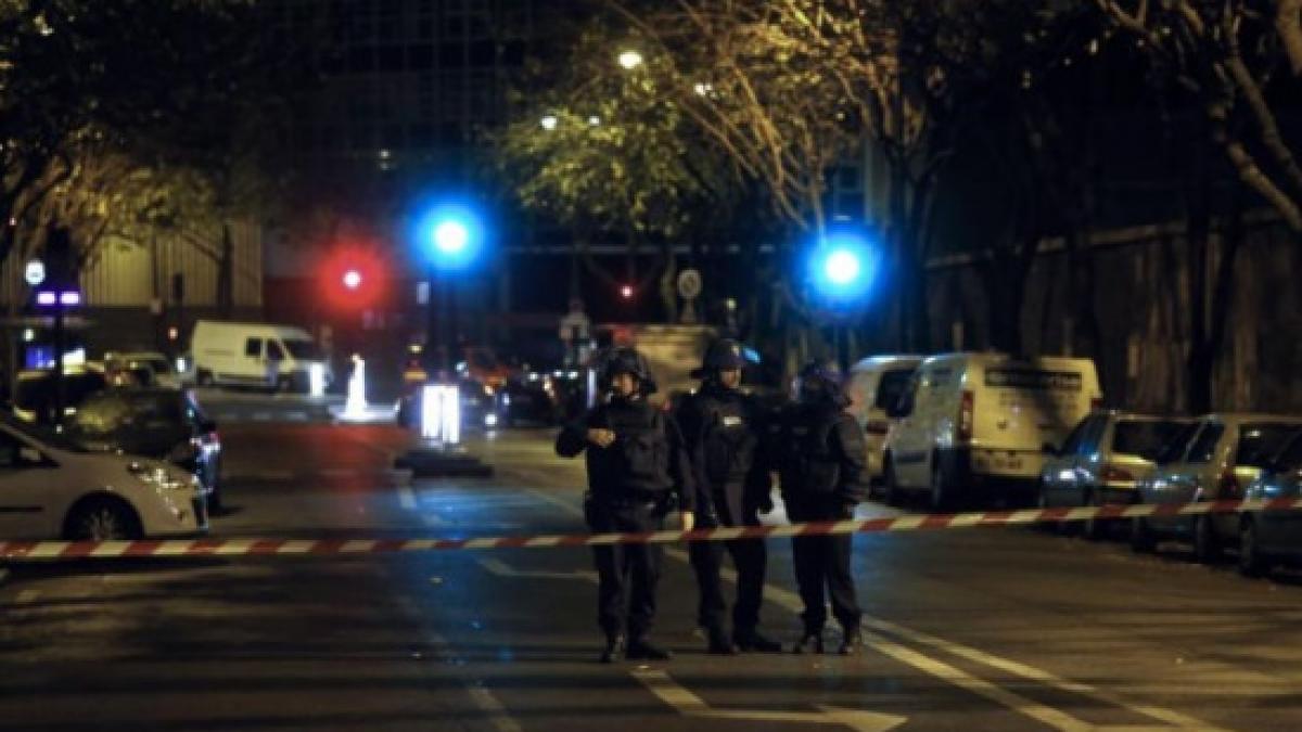 un roman prieten cu teroristii de la paris