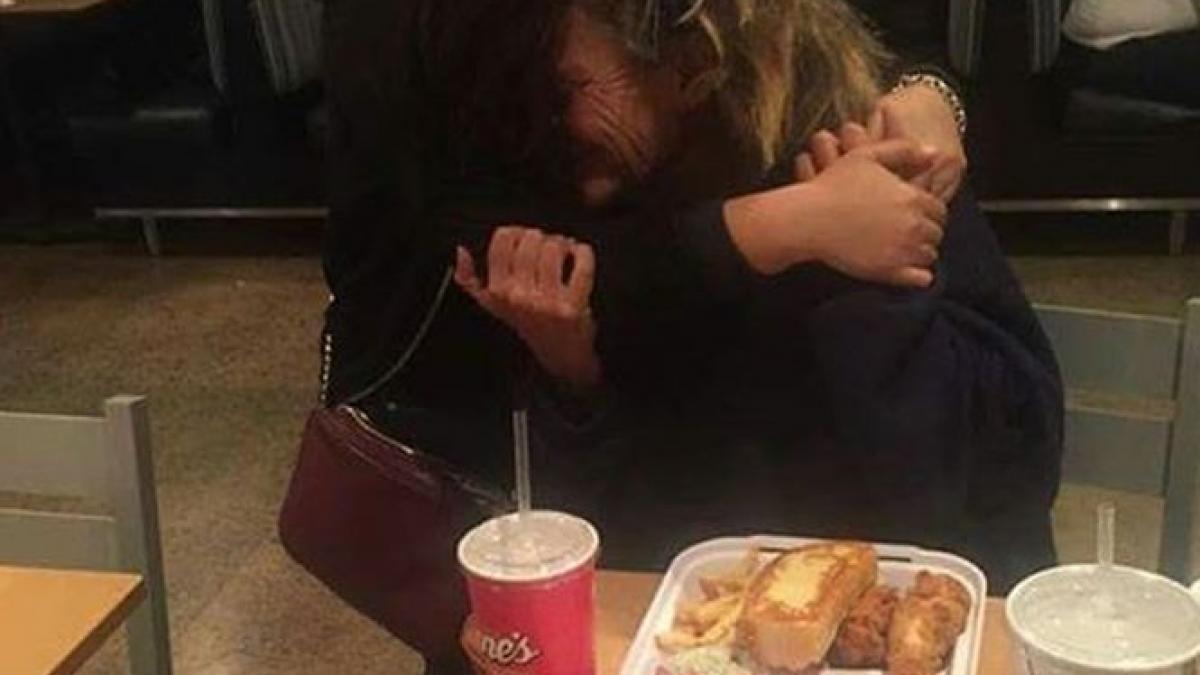 a intrat intr un restaurant si a facut ceva minunat nu am simtit niciodata ceva asemanator