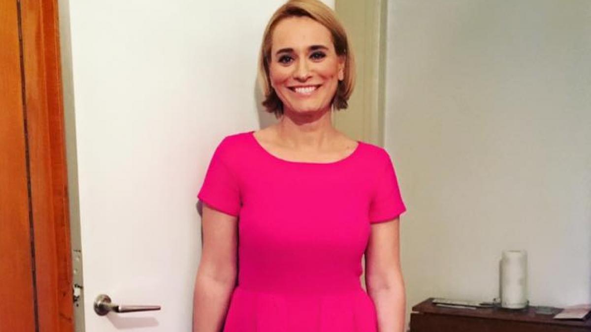 s au uitat la andreea esca apoi la ce purta in picioare nu le a venit sa creada ca vad