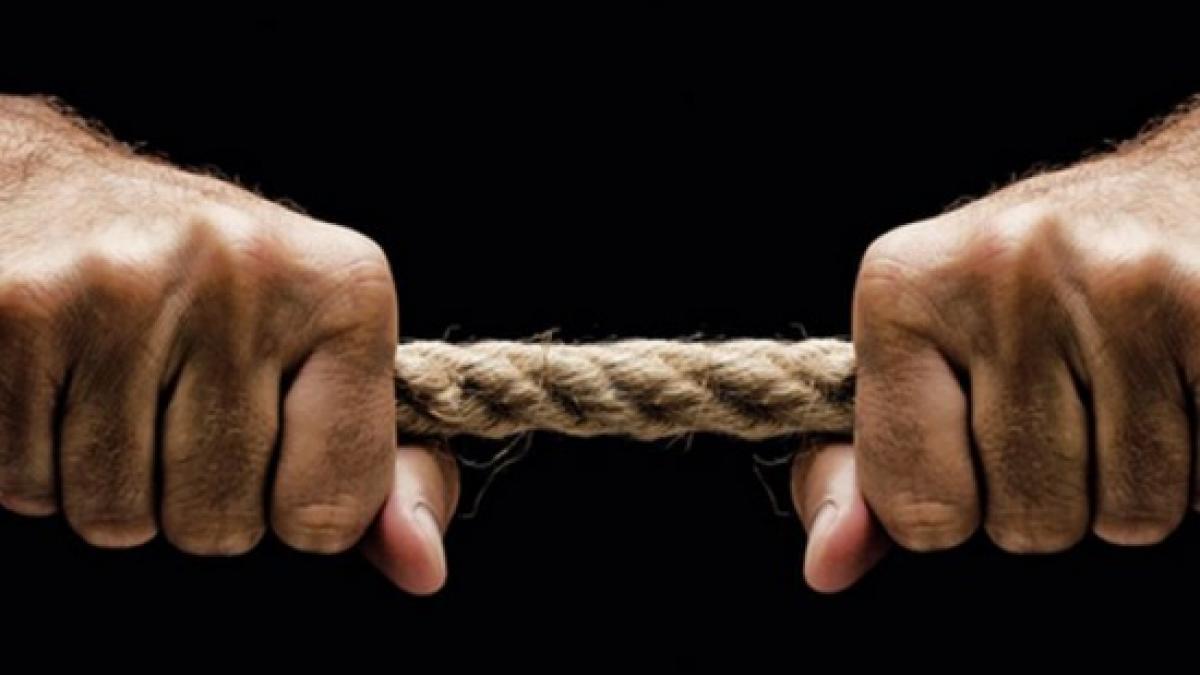 dupa ce a lovit trei masini pe calea floresti cuprins de remuscari un barbat s a spanzurat luni