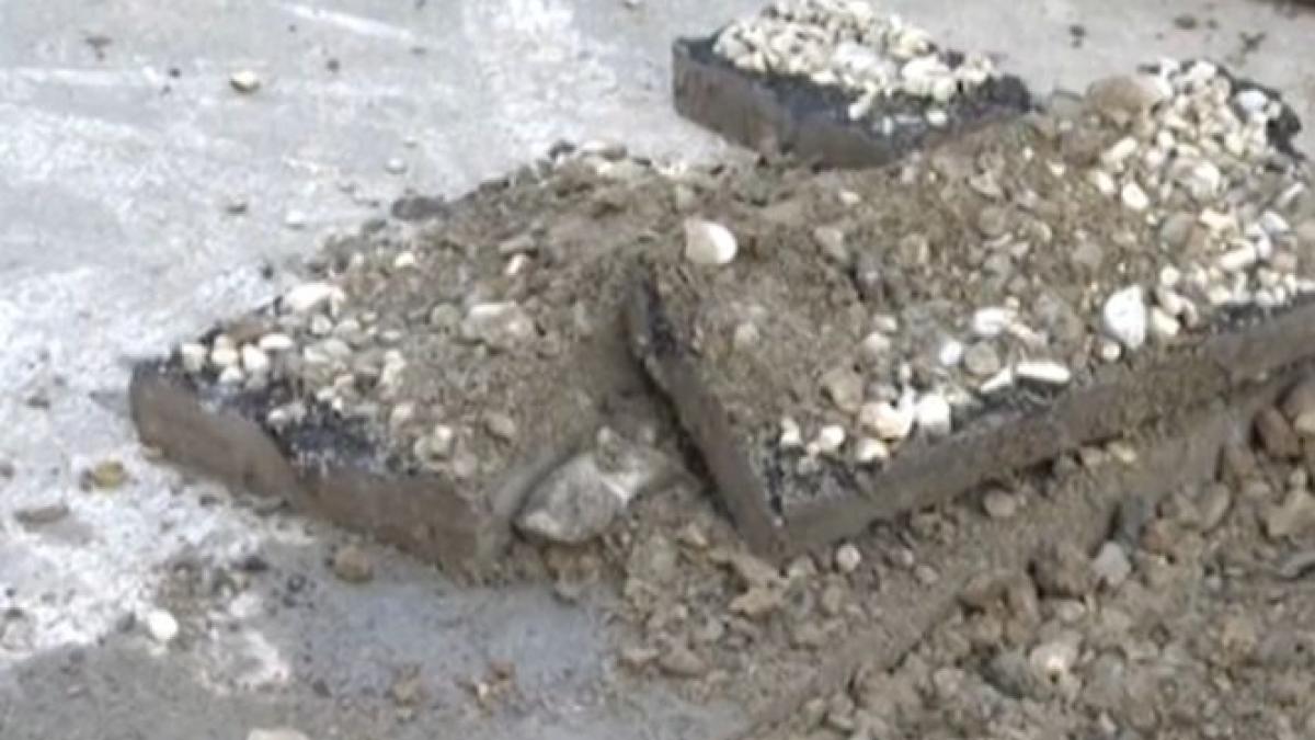 muncitorii din targoviste cauta de cateva zile un hidrant asfaltat din greseala