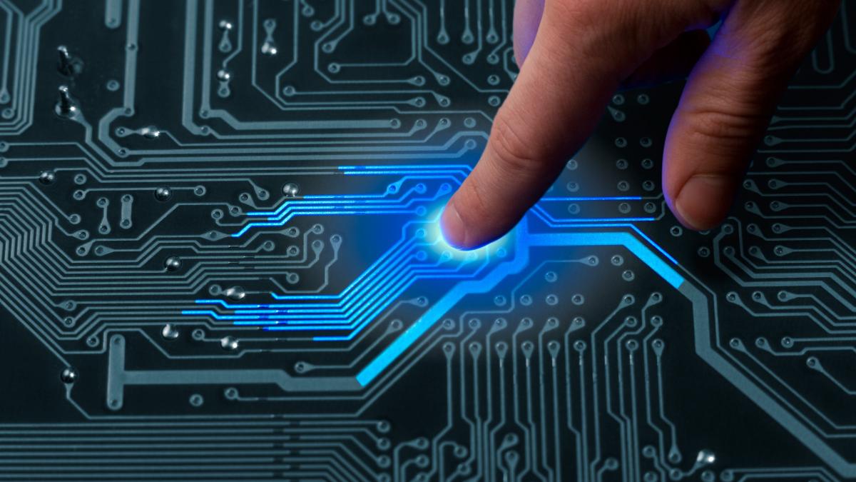 o tanara din romania a realizat ceva unic in lume gigantii it ii fac oferte de nerefuzat