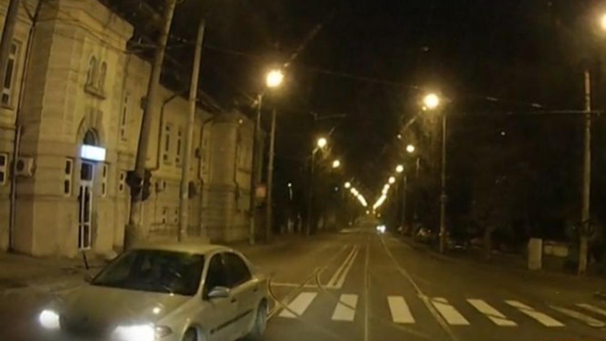 sofer oprit in trafic mergea pe toate benzile surpriza politistii cand au intrebat cine era la volan