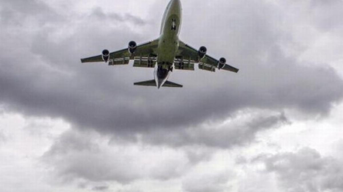 avion tam airlines amenintare bomba