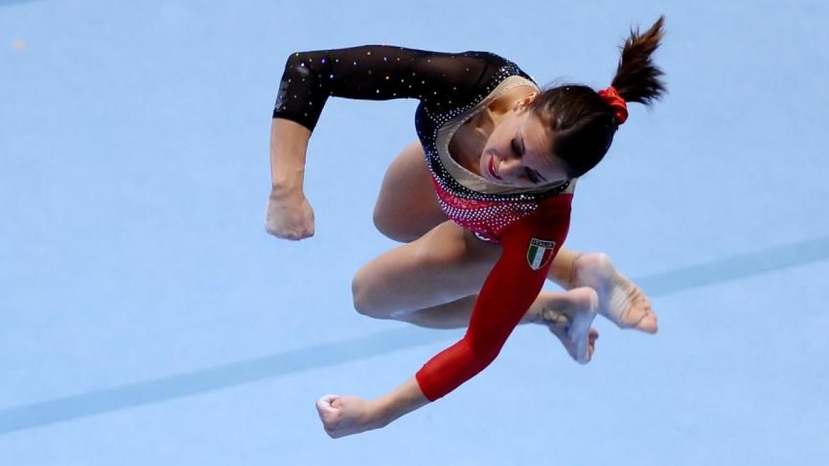 gimnasta vanessa ferrari victima a unei escrocherii