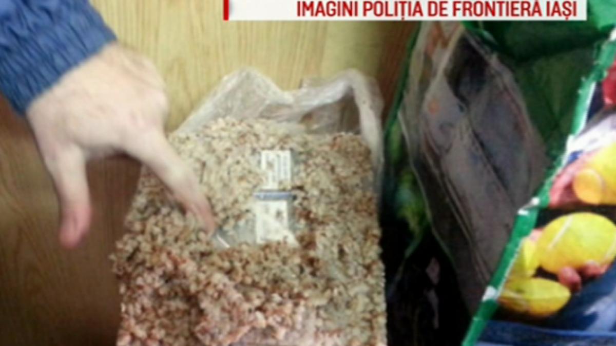 credeau ca transporta coliva dar s au socat cand au controlat caserolele uite ce s a gandit