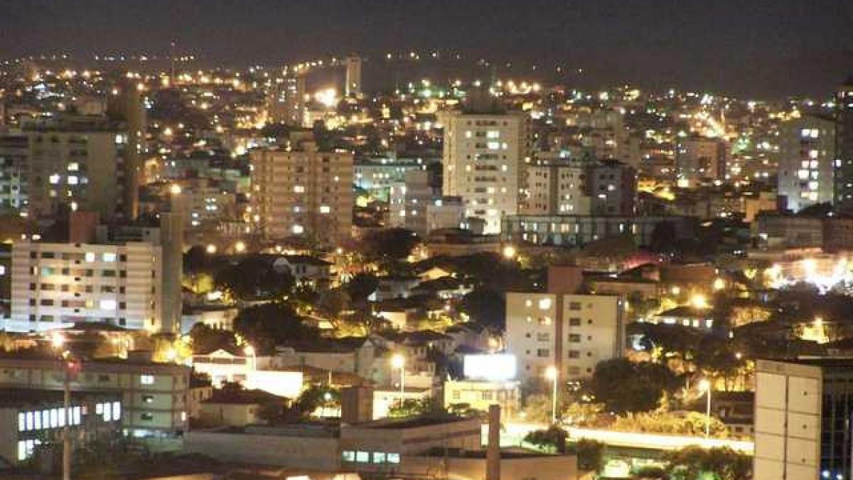 oras noaptea_Mauricio Loureiro.jpg