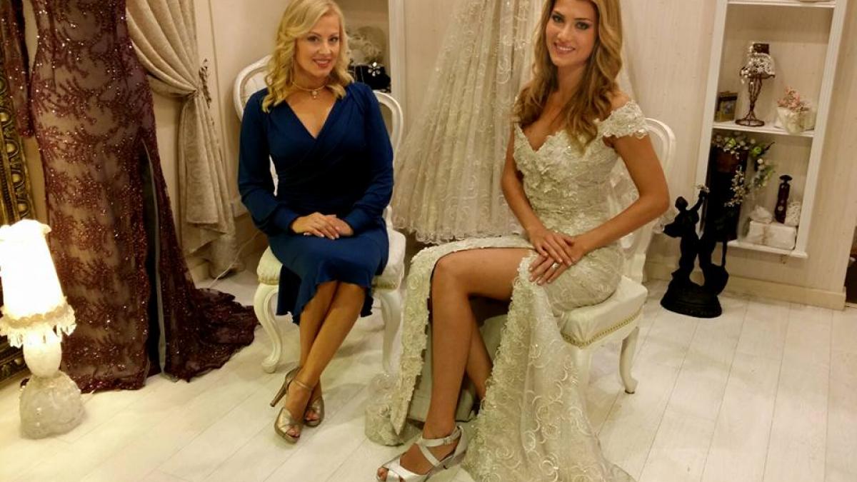 miss world imbracata de romanca