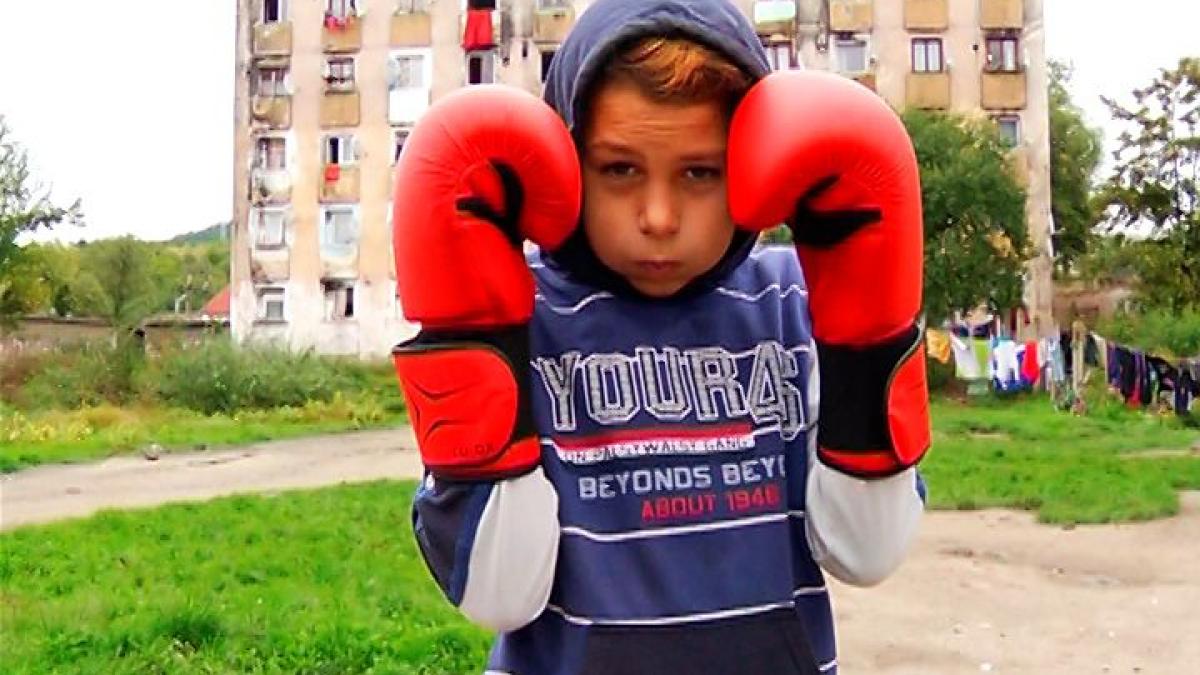 fii mos craciun pentru un campion o campanie observator