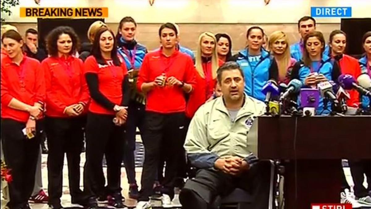 handbalistele campioane s au intors acasa