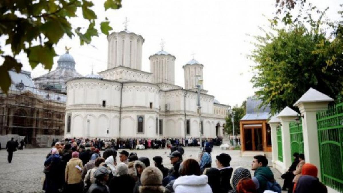 iohannis a promulgat legea marire salrii neclerici