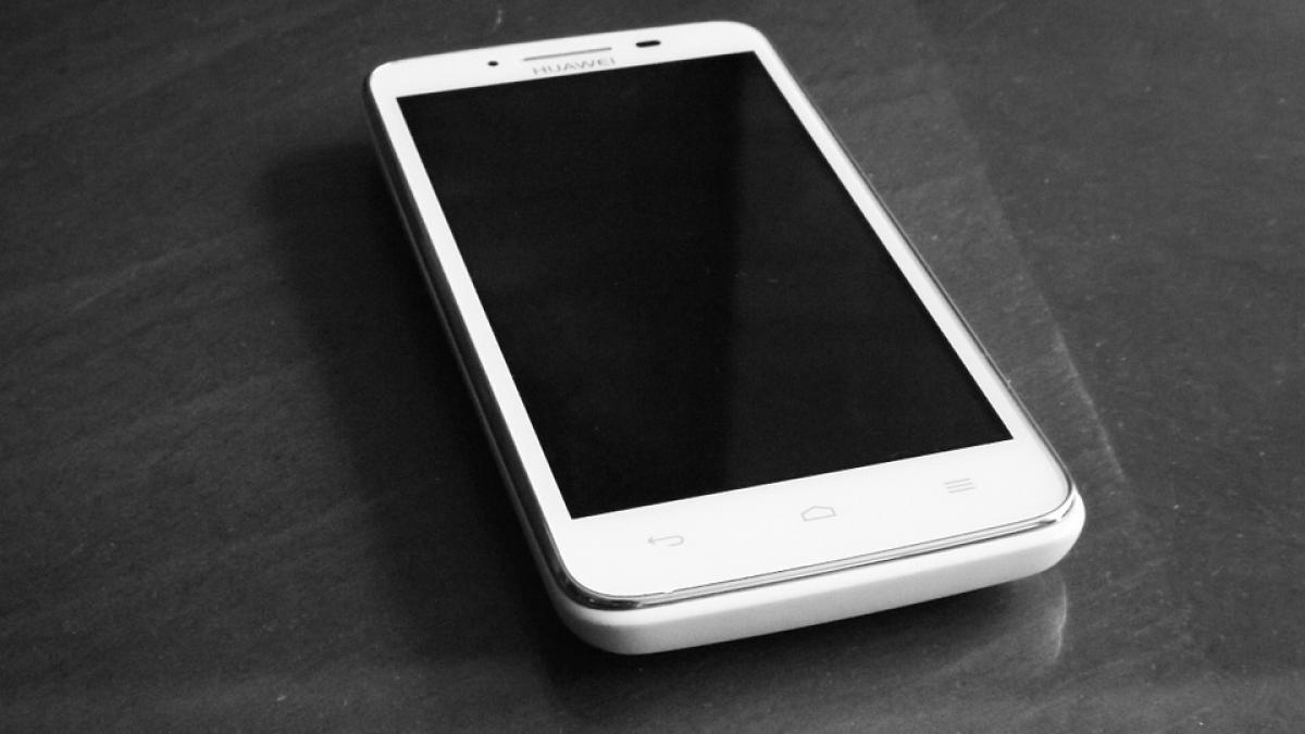 lovitura pentru samsung si apple cine vine tare din spate