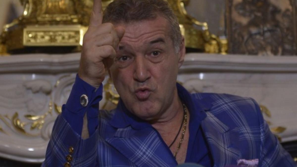 teapa pentru colindatorii care au venit la gigi becali