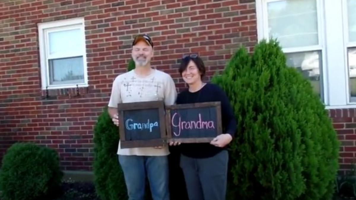 anunt surpriza bebelus bunica