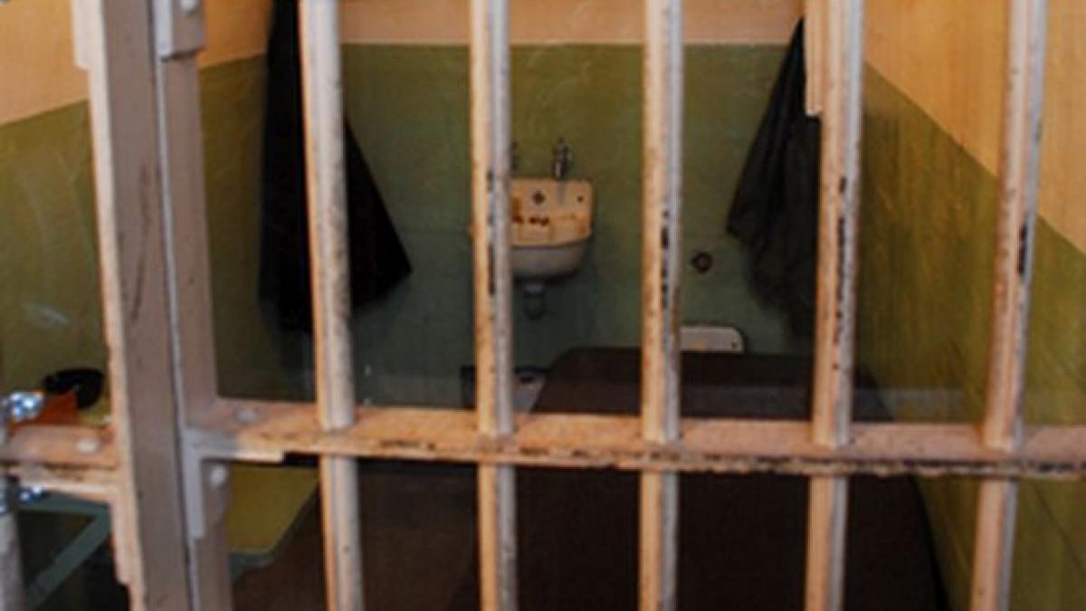 un roman inchisoare italia crima comisa in stil mafiot